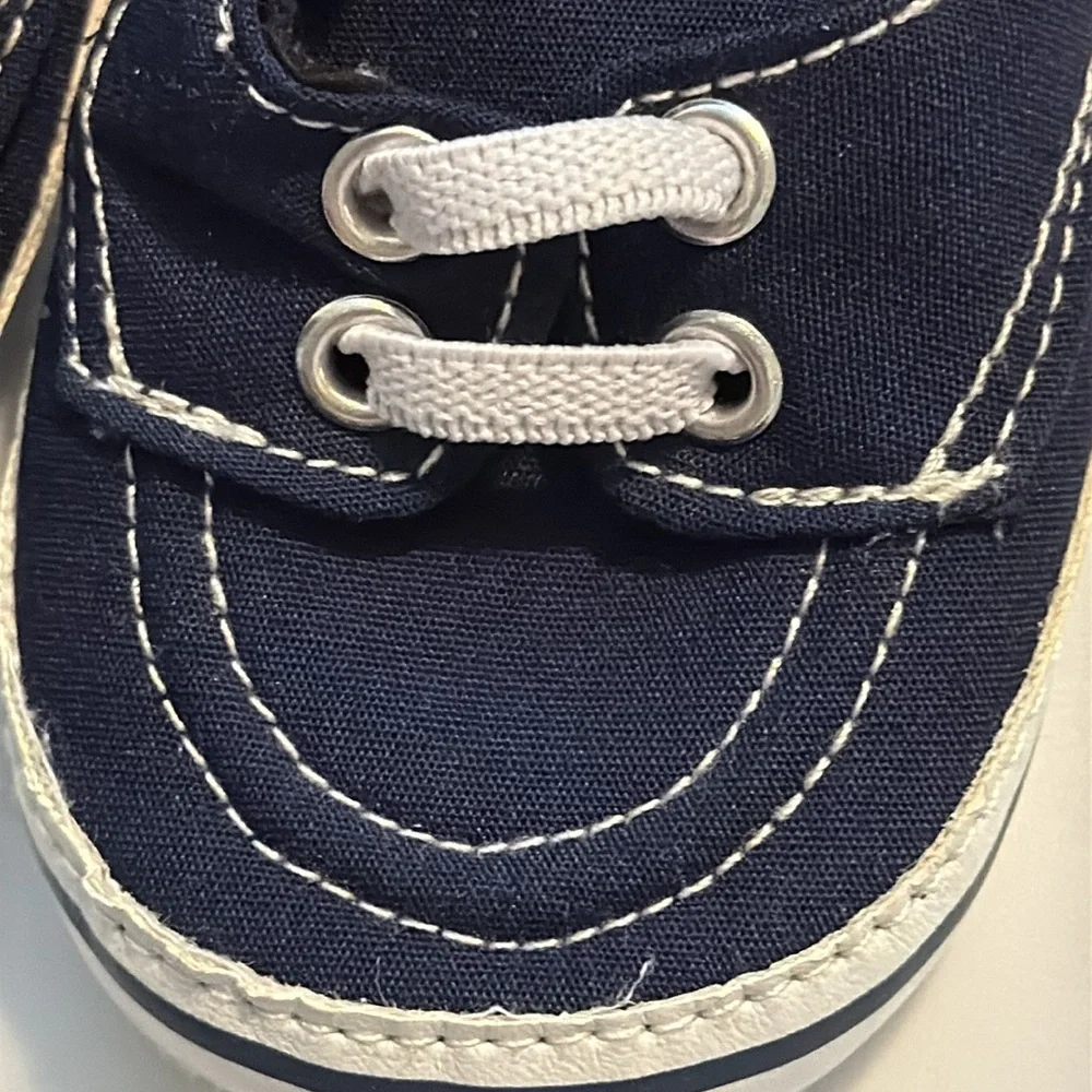 Hudson Baby 0-6 month pre-walker slip on navy and white boat shoes NWOT